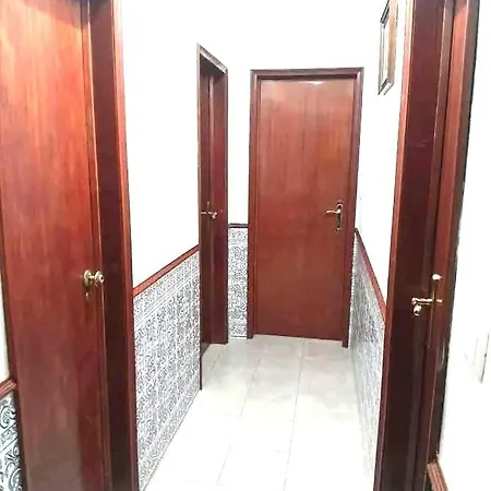 Private Tourist Near Airport בית אירוח ליסבון
