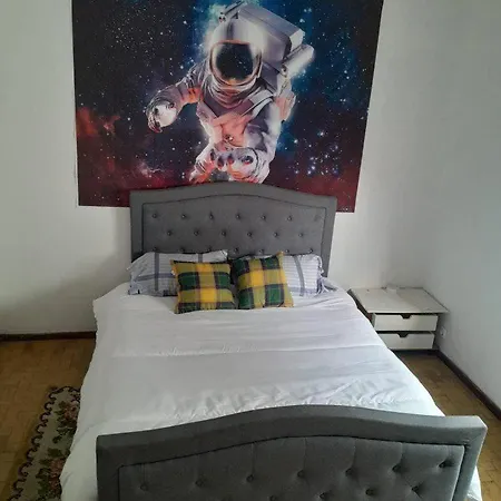 Lisbon Private Room Tourist Near Airport 홈스테이