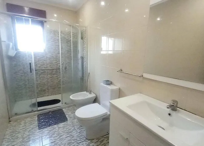Private Tourist Near Airport 홈스테이 리스본